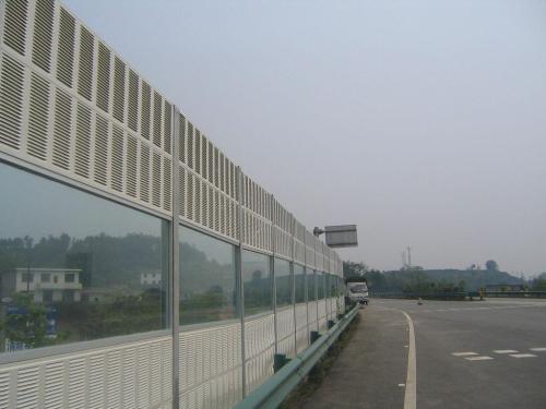鄭州護欄網廠金屬聲屏障的應用與優勢