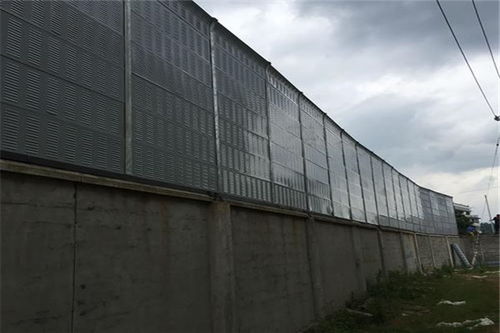 麻山醫(yī)院金屬聲屏障的吸音屏降噪效果分析